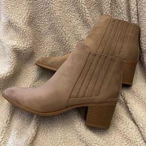 Lulu’s taupe suede booties
